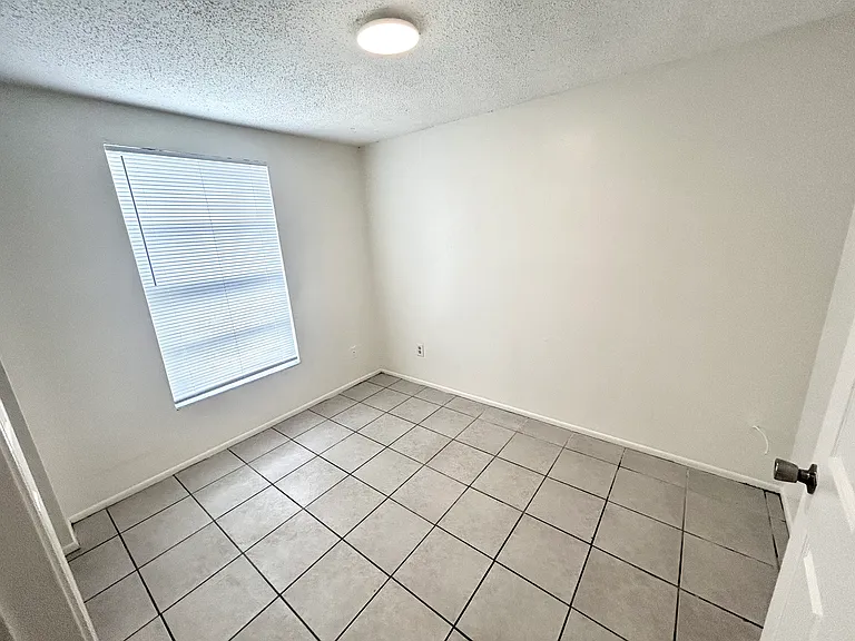 5725 9th Street Cir E #5725 — Photo 11