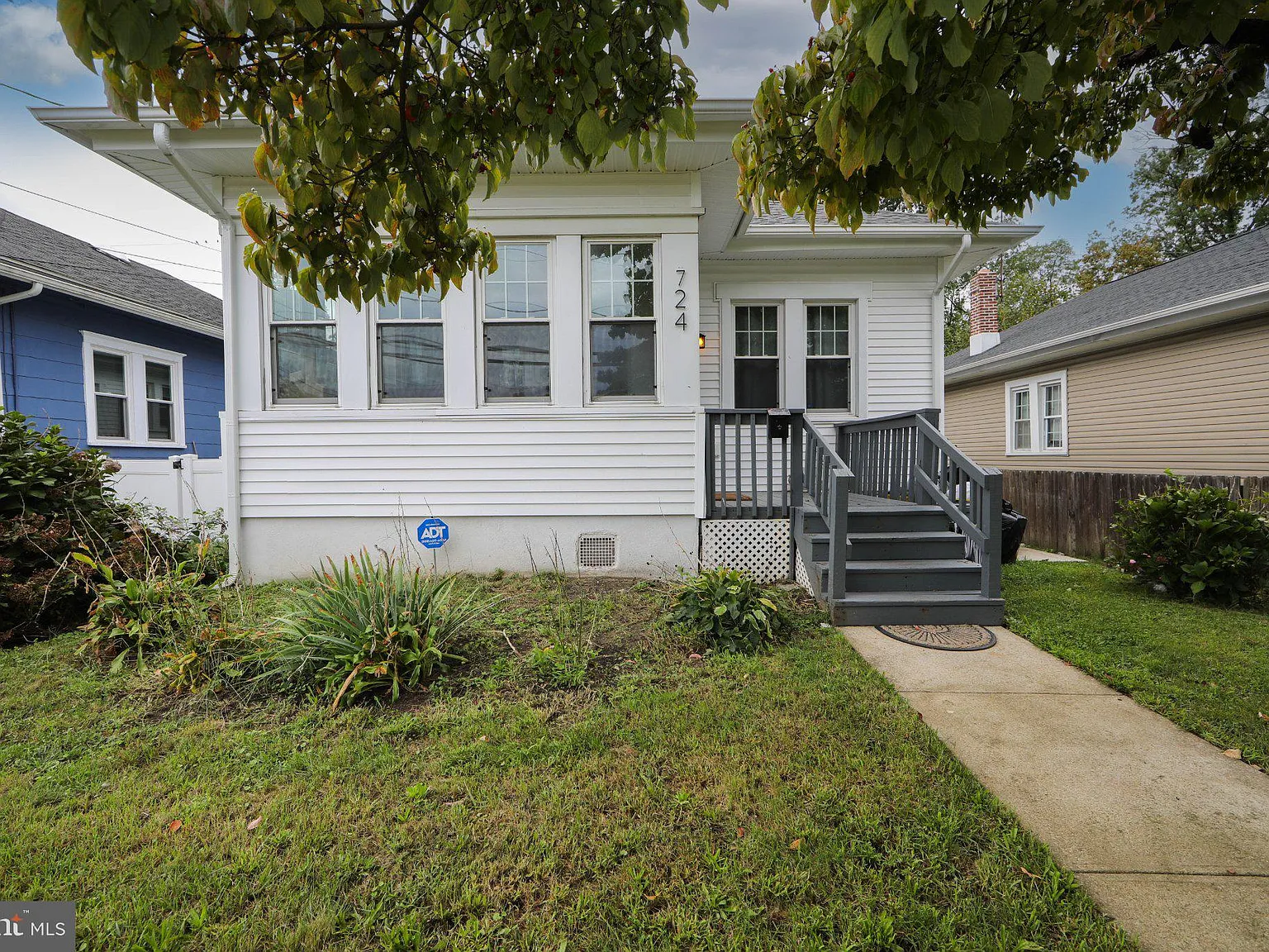 3 bed, 1.0 bath, 1350 sqft, $2,995 — Photo 4