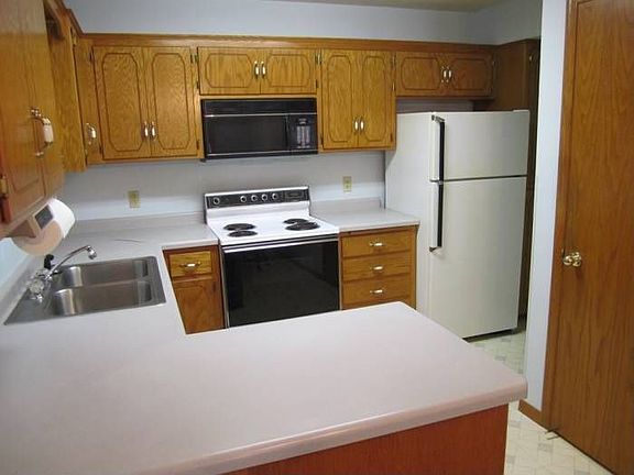 4th image of 3319 Greenbrier St