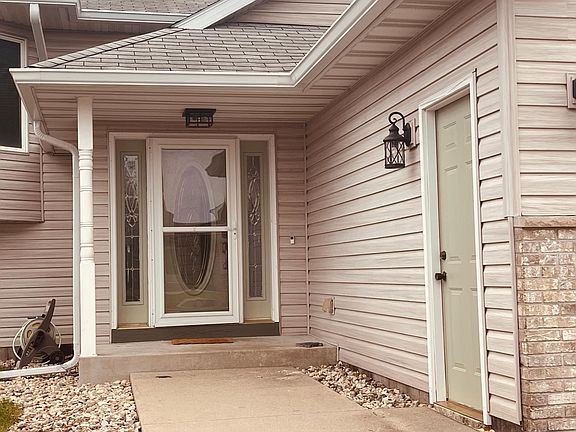 2nd image of 506 7th Ave NE