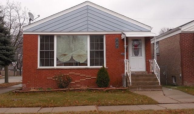 1st image of 4801 S Leclaire Ave