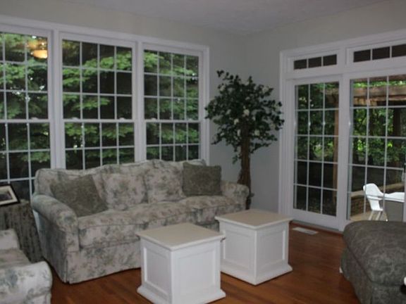4th image of 7385 Hillside Ln