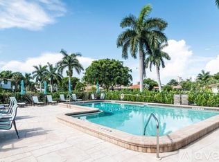 4200 Belair Ln APT 106, Naples, FL 34103