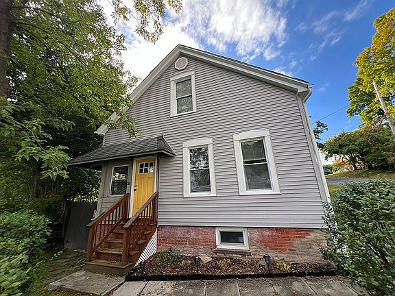 2nd image of 35 Mountainview Ave