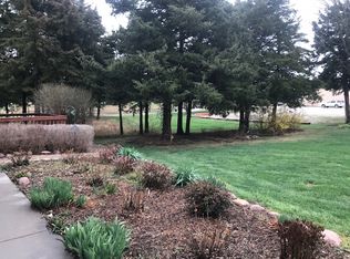 17425 Pheasant Run Rd, Wamego, KS 66547