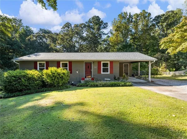 3002 Forest Hill Cir, Gainesville, GA 30507