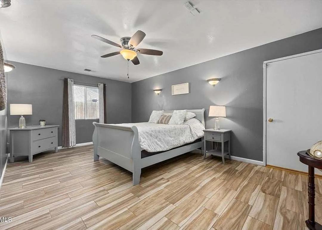 4 bed, 2100 sqft, $3,000 — Photo 2