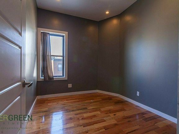 3rd image of 1347 De Kalb Ave #1I