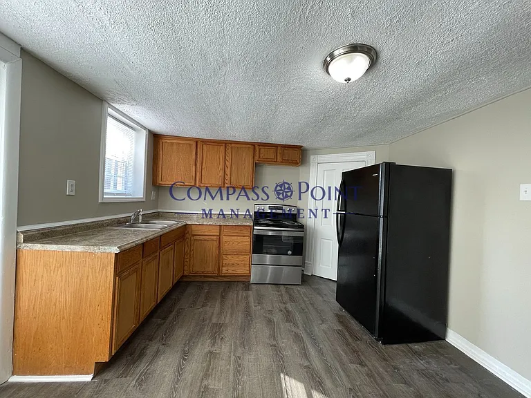 161 E Loudon Ave — Photo 12