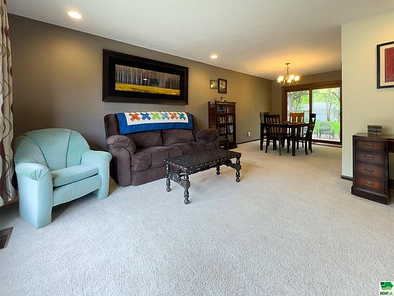 2nd image of 4412 Cherrywood Ln