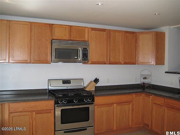 3rd image of 12 Bent Oak Rd