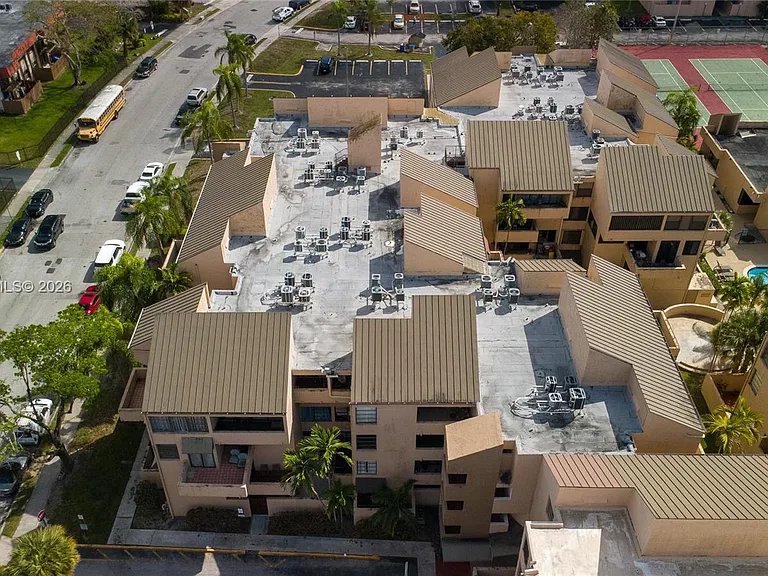 10500 SW 108th Ave #B414 — Photo 9