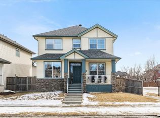 800 NW Prestwick Cir SE, Calgary, AB T2Z4Y7