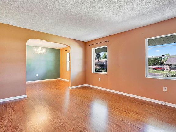 4th image of 110 Brentwood Dr