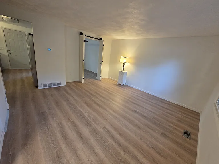 735 Southbriar Rd — Photo 6