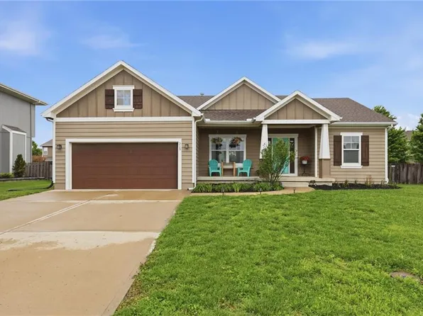 315 N Laurel St, Gardner, KS 66030