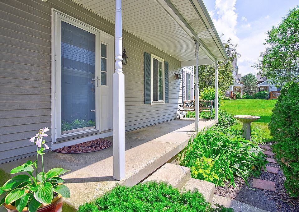 1st image of 214 Village Creek Dr