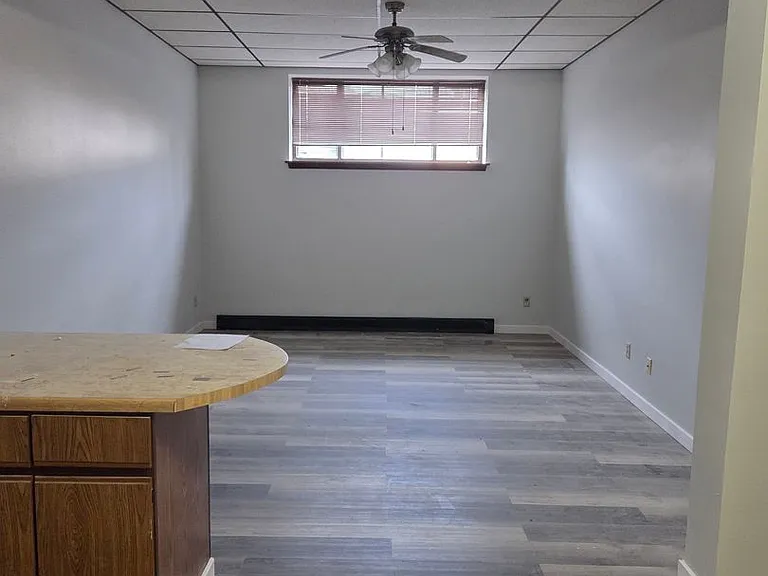 124 N Broadway St — Photo 1
