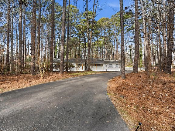 2nd image of 5112 Laurie Dr