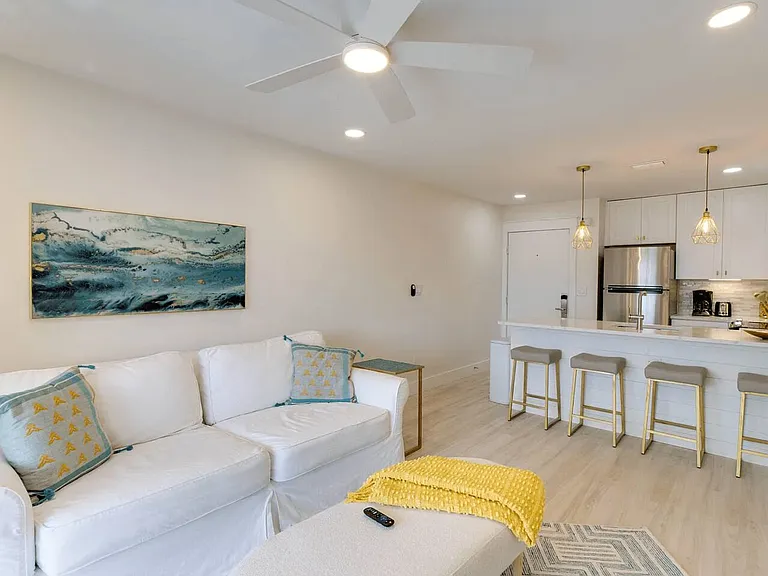 445 Gulf Shore Dr #202 — Photo 2