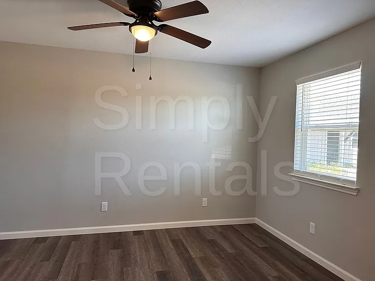 11015 W Interstate Highway 30 — Photo 10