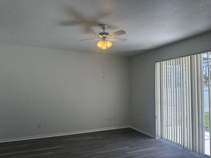 218 N Hampton Dr — Photo 34