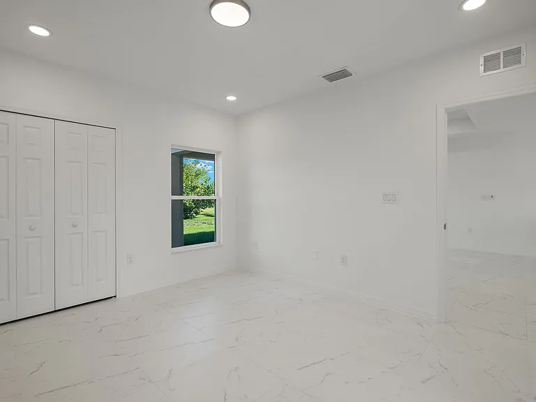 2810 38th St W — Photo 11