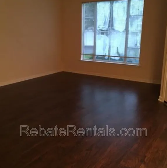 8290 Gate Pkwy #911 — Photo 5