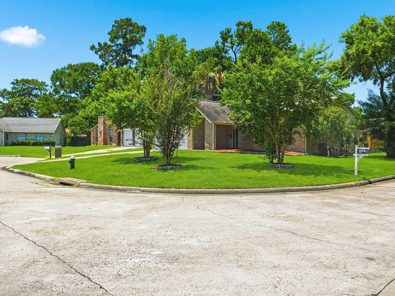 3 bed, 2.0 bath, 1750 sqft, $2,350 — Photo 4