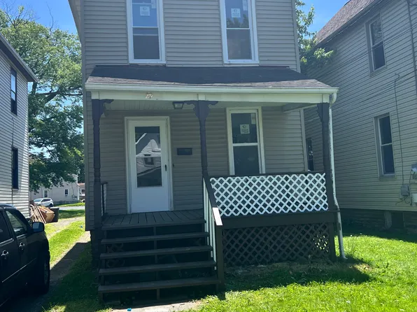 29 Neil St, Niles, OH 44446