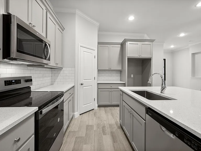 2355 Spring Park Blvd — Photo 18