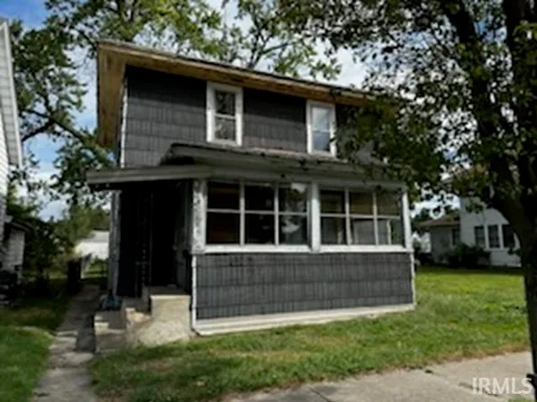 2215 Kenwood Ave, South Bend, IN 46628