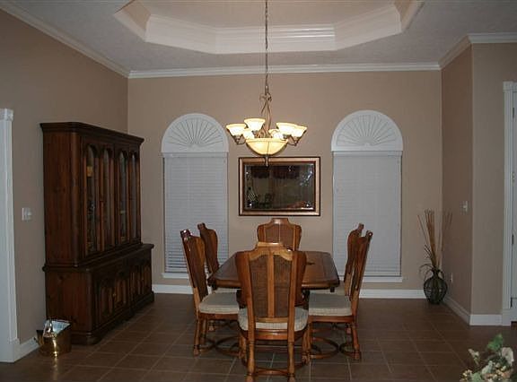 3rd image of 7711 Oakmont Dr