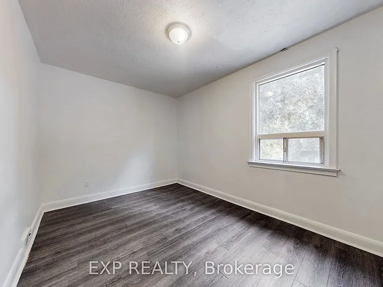 47 Boyce Ave S — Photo 17