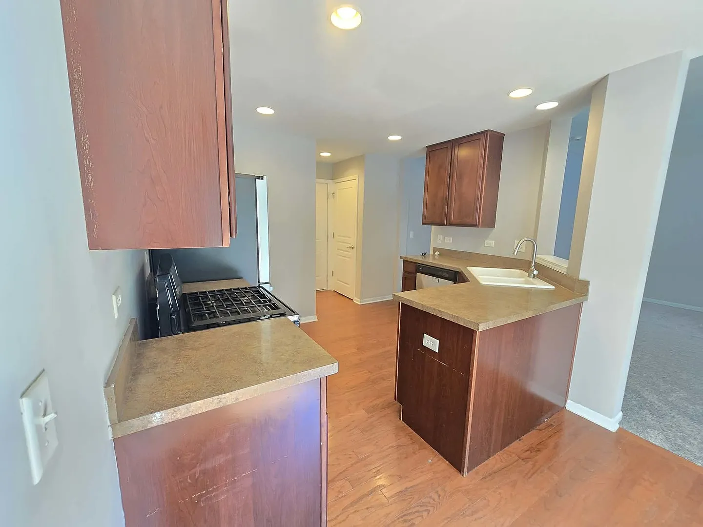 3 bed, 2.5 bath, 1500 sqft, $2,550 — Photo 3
