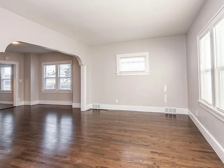 1022 Goold St — Photo 3