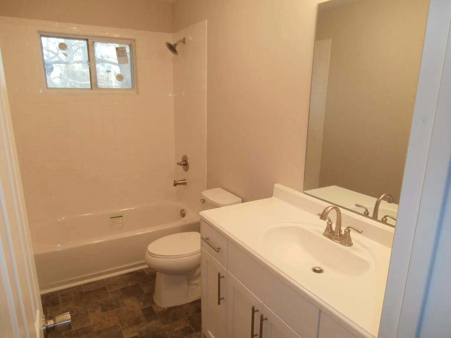 2 bed, 900 sqft, $1,150 — Photo 4