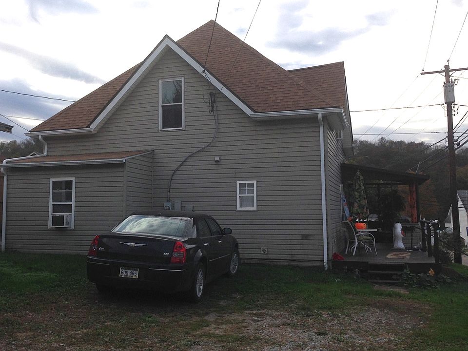 2nd image of 105 Marie St