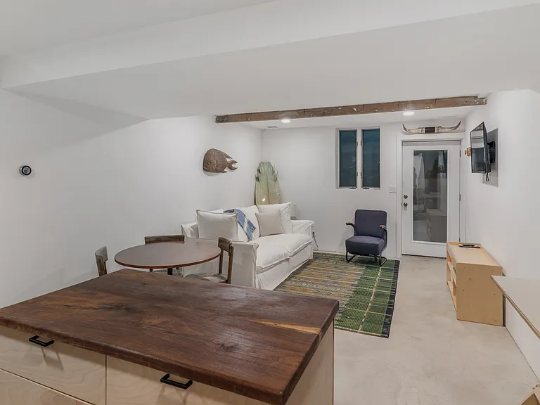 58 Fleming Rd — Photo 18