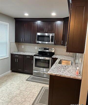 3rd image of 25 Padanaram Road #84