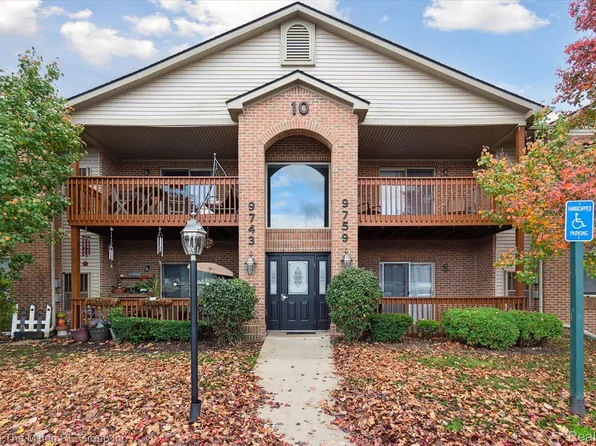 9755 Wildflower Ct, Van Buren Twp, MI 48111