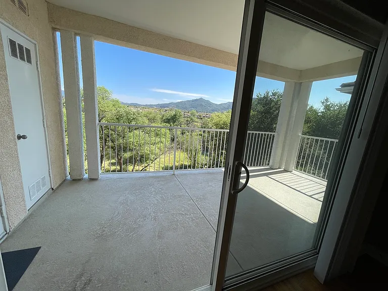 31293 Taylor Ln — Photo 2