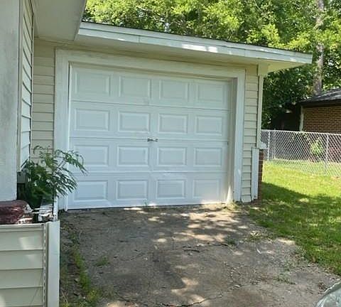 2nd image of 3707 Bridlewood Dr