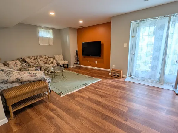 6721 Sycamore Park Dr, Haymarket, VA 20169