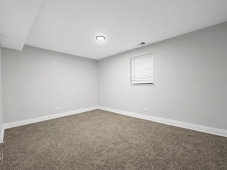 5051 S Forrestville — Photo 38