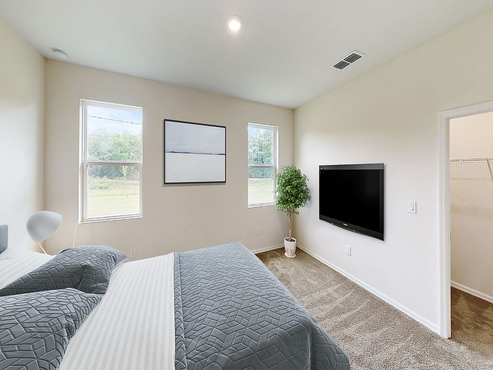 1st image of 351 San Filippo Dr SE