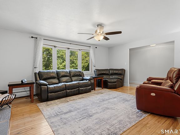 5th image of 4 Pierson Drive
