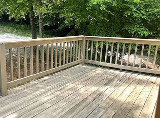 1512 Cherokee Rd, Byrdstown, TN 38549