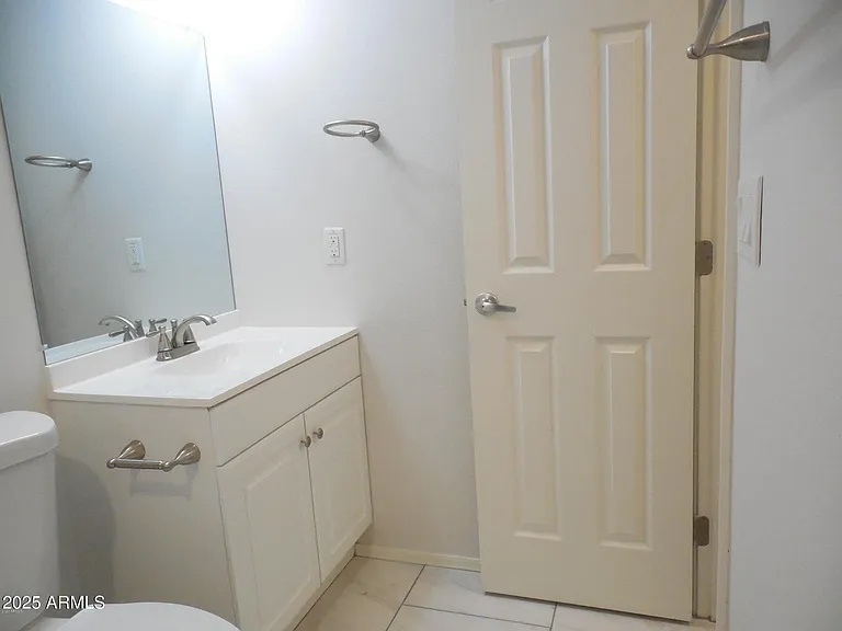 4712 E Broadway Rd — Photo 8