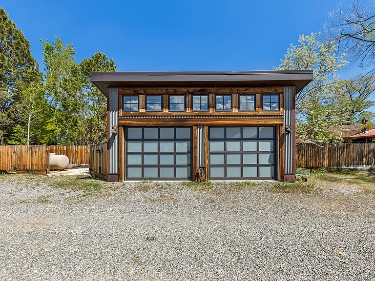 1049 Dressler Ln — Photo 33